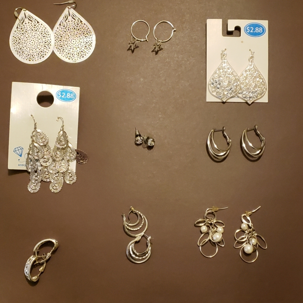 5 for $25 Lot of 9 silver earrings!
